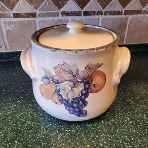 Home and Garden Party bean pot